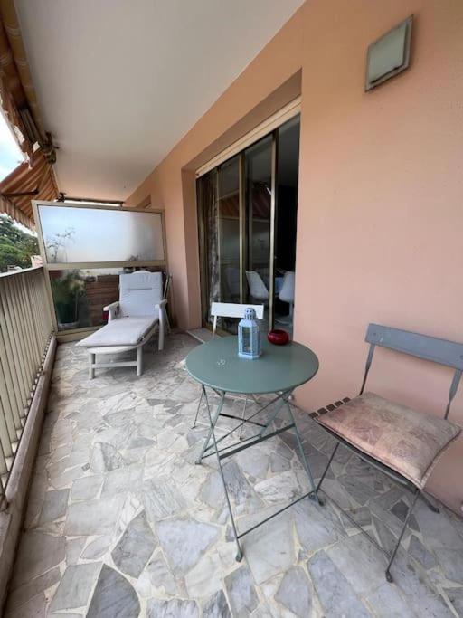 Le Pinede - Apt 4 Prs- Parking - Clim - 500M Plages Antibes Kültér fotó